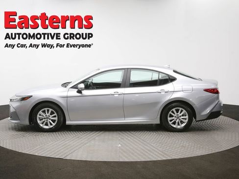 Used 2025 Toyota Camry LE image 62