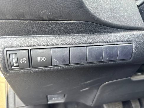 Used 2020 Toyota Corolla SE w/ Protection Package FWD image 17