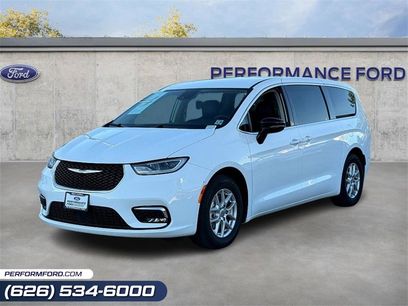 Used 2024 Chrysler Pacifica Touring-L