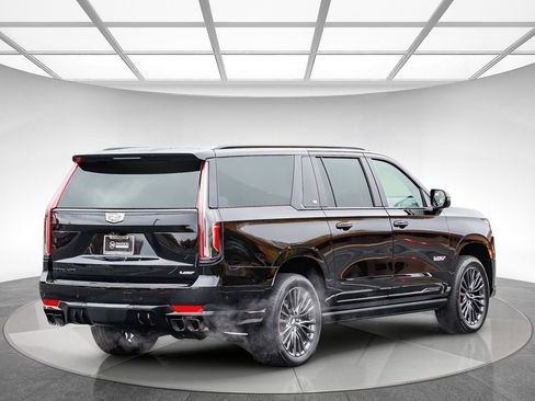 Used 2024 Cadillac Escalade ESV V w/ LPO, Floor Liner Package image 4