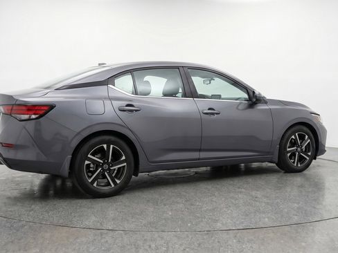 Used 2025 Nissan Sentra SV FWD image 9