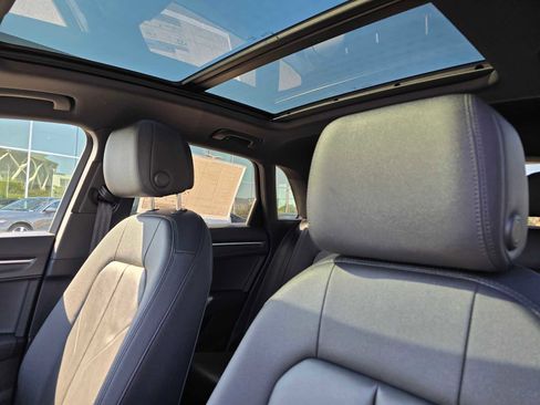 New 2025 Audi Q3 2.0T Premium image 24