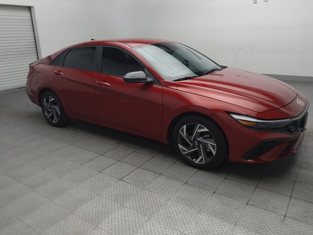 Used 2025 Hyundai Elantra Sport FWD image 11