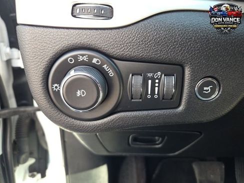 Used 2018 Jeep Cherokee Limited FWD image 13