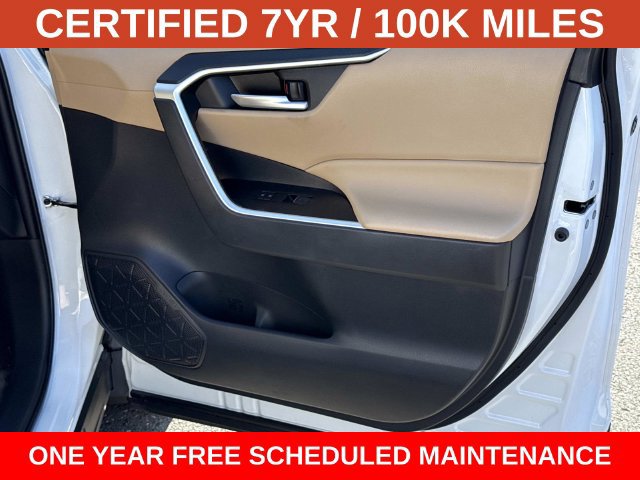 Used 2025 Toyota RAV4 XLE AWD/4WD image 8