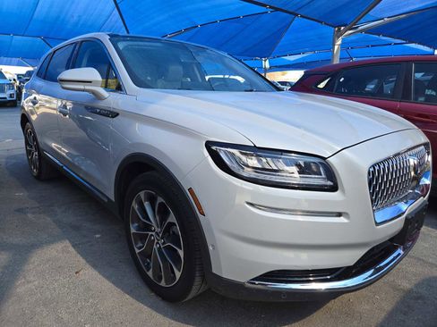 Used 2021 Lincoln Nautilus Reserve image 2