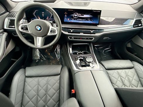 New 2027 BMW X7 xDrive40i w/ M Sport Package AWD/4WD image 16