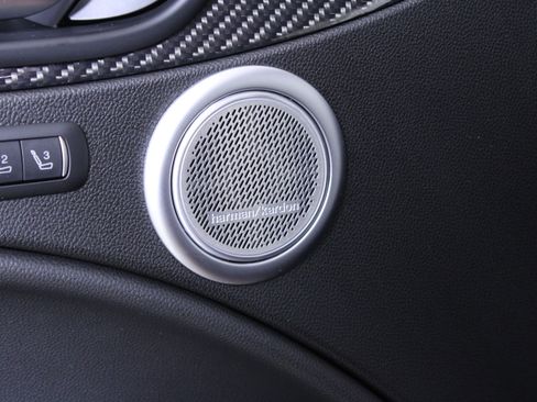 Used 2023 Alfa Romeo Stelvio Estrema image 23