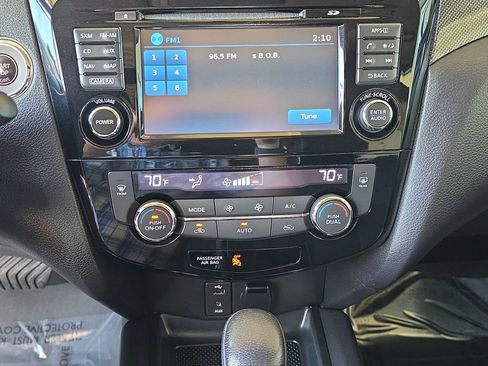 Used 2015 Nissan Rogue SL w/ SL Premium Package FWD image 17