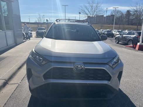 Used 2020 Toyota RAV4 LE image 4