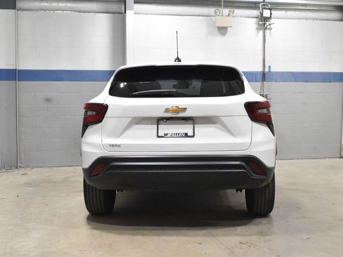 Used 2026 Chevrolet Trax LS w/ Driver Confidence Package FWD image 22