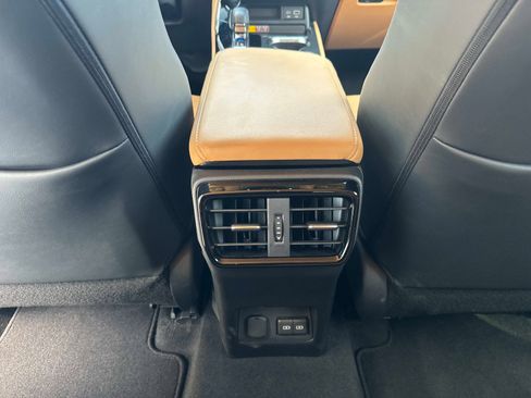 Used 2025 Lexus NX 250 FWD w/ Towing Package (2000 Lbs) image 17