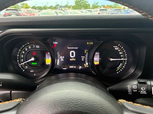 Used 2024 Jeep Wrangler Unlimited AWD/4WD image 18