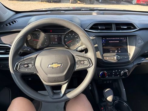 Used 2023 Chevrolet TrailBlazer LT AWD/4WD image 10