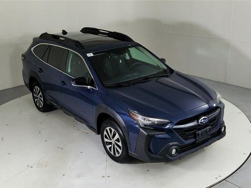Used 2023 Subaru Outback Premium image 13