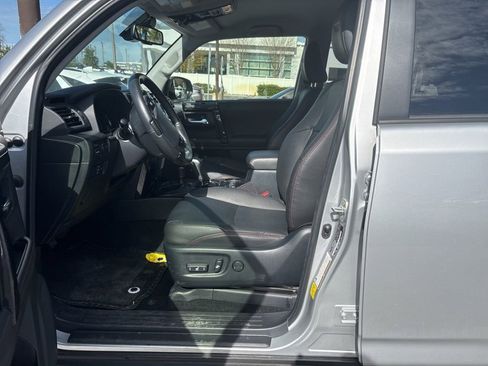 Used 2024 Toyota 4Runner TRD Off-Road Premium image 10