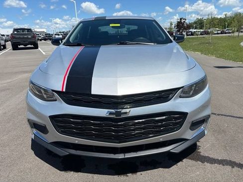 Used 2018 Chevrolet Malibu LT w/ Leather Package FWD image 3