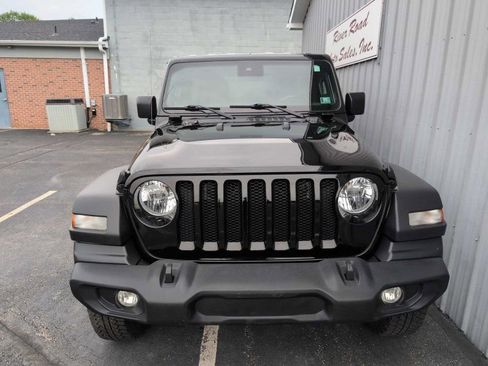 Used 2021 Jeep Wrangler Unlimited Sport AWD/4WD image 2