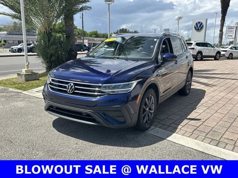 Certified 2023 Volkswagen Tiguan SE w/ Panoramic Sunroof Package image 3