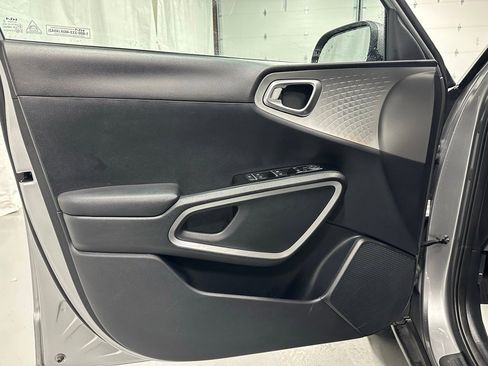 Used 2024 Kia Soul LX w/ Option Group 015 image 8