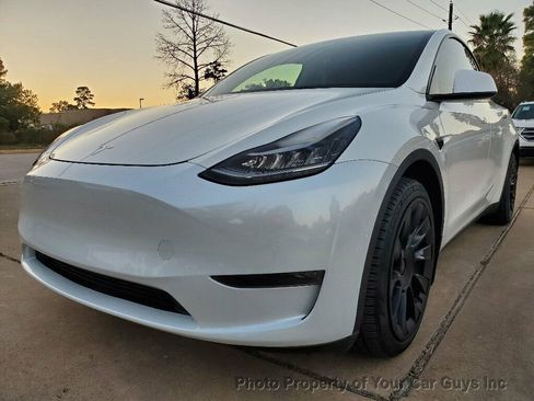 Used 2021 Tesla Model Y Long Range AWD/4WD image 3