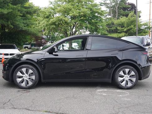 Used 2024 Tesla Model Y Long Range AWD/4WD image 17