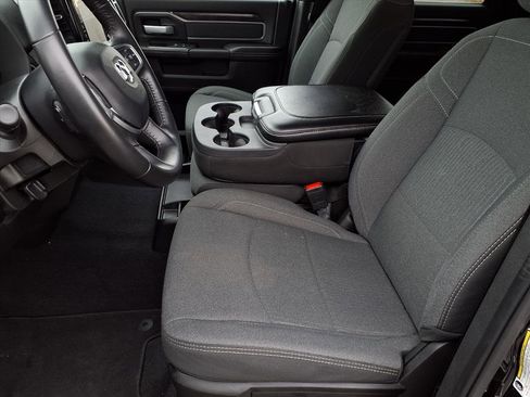 Used 2024 RAM 2500 Big Horn w/ Sport Appearance Package image 3