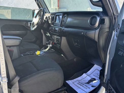 Used 2020 Jeep Gladiator Sport w/ Quick Order Package 24S image 13