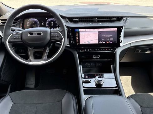New 2026 Jeep Grand Cherokee Altitude AWD/4WD image 3