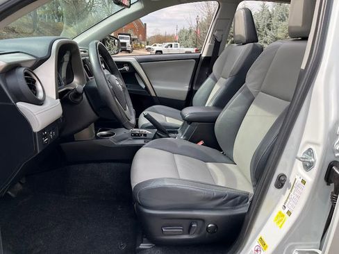 Used 2014 Toyota RAV4 Limited image 8