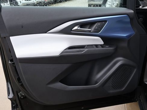 New 2026 Chevrolet Equinox EV LT image 10