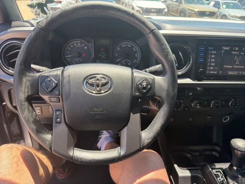 Used 2016 Toyota Tacoma TRD Off-Road w/ Towing Package AWD/4WD image 13