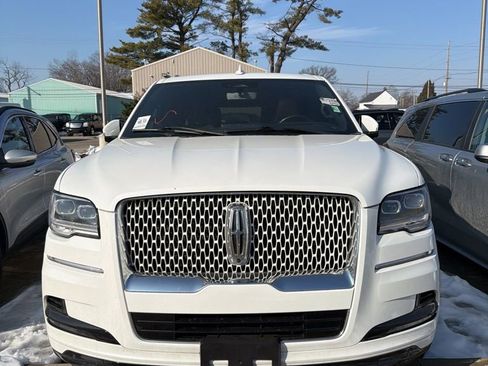 Used 2022 Lincoln Navigator L Reserve image 4