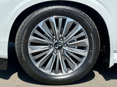 New 2026 INFINITI QX80 Luxe w/ Cargo Package AWD/4WD image 32