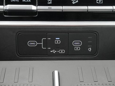 Used 2025 Hyundai Santa Fe SEL FWD image 12