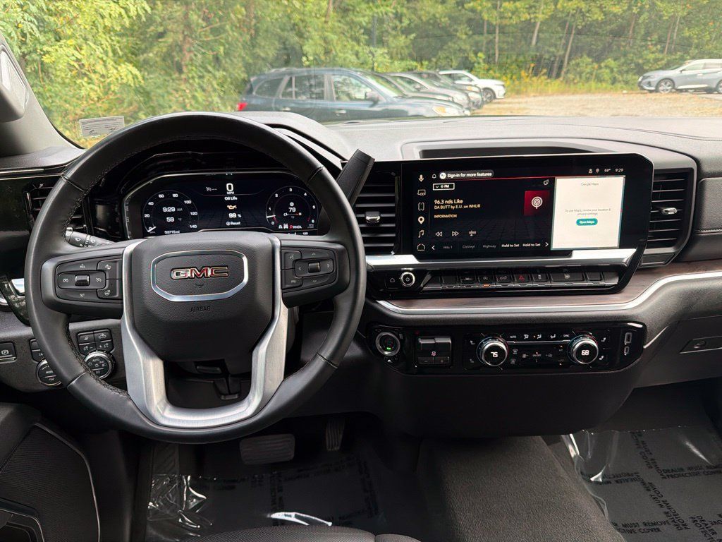 Used 2025 GMC Sierra 1500 SLT AWD/4WD image 10