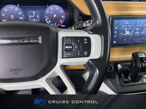 Used 2023 Land Rover Defender 90 X-Dynamic SE image 24
