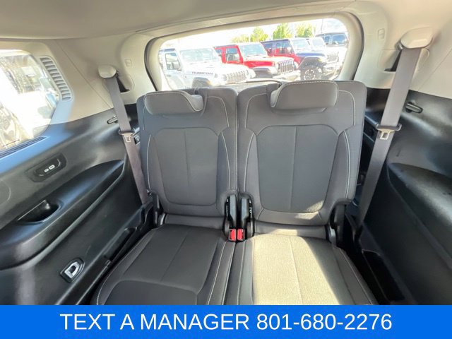 Used 2022 Jeep Grand Cherokee L Laredo w/ Luxury Tech Group I AWD/4WD image 34
