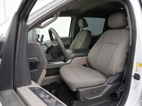 Used 2022 Ford F350 XLT w/ XLT Premium Package AWD/4WD image 12