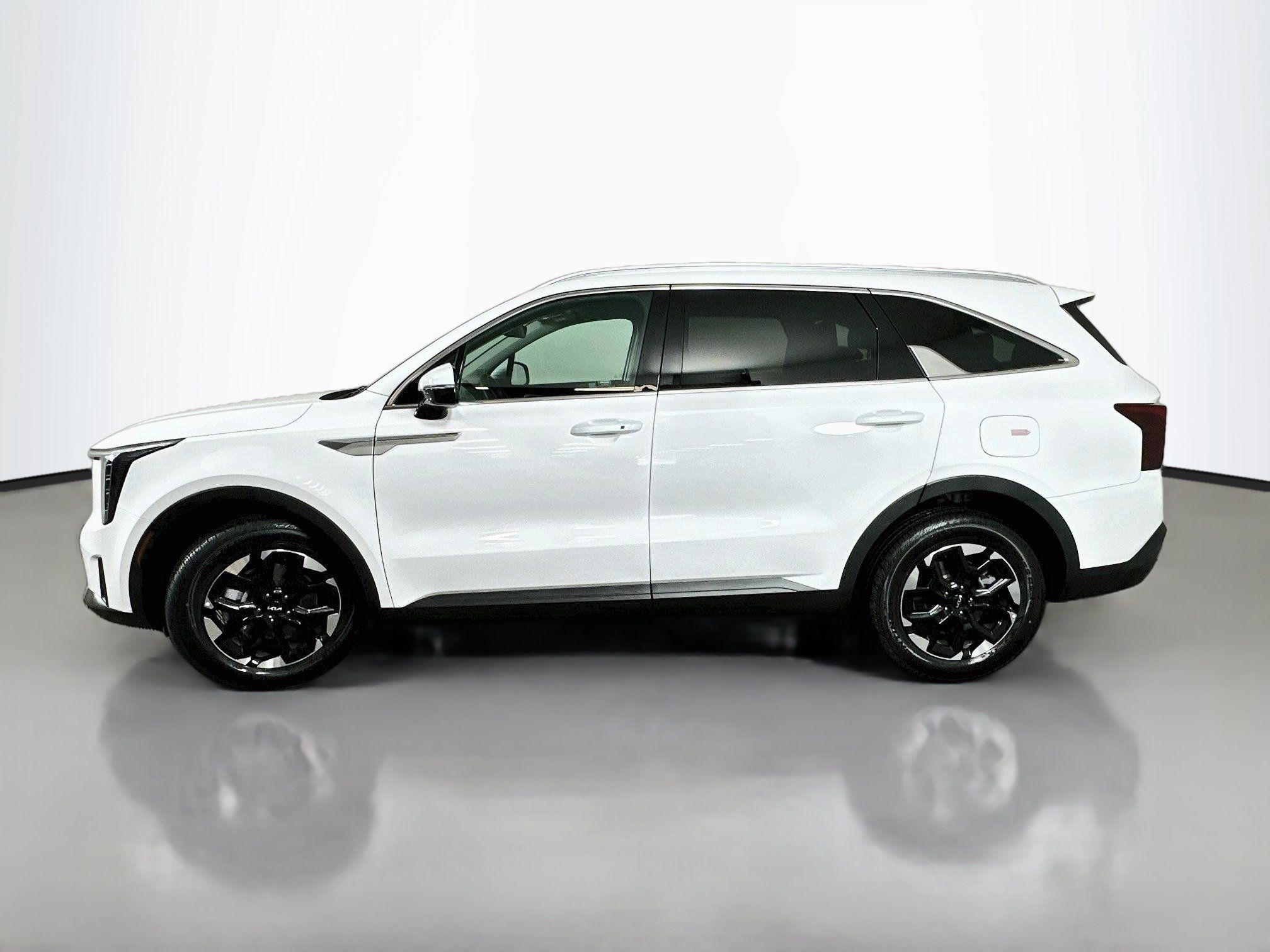 Certified 2025 Kia Sorento S w/ Panoramic Sunroof Package FWD image 4