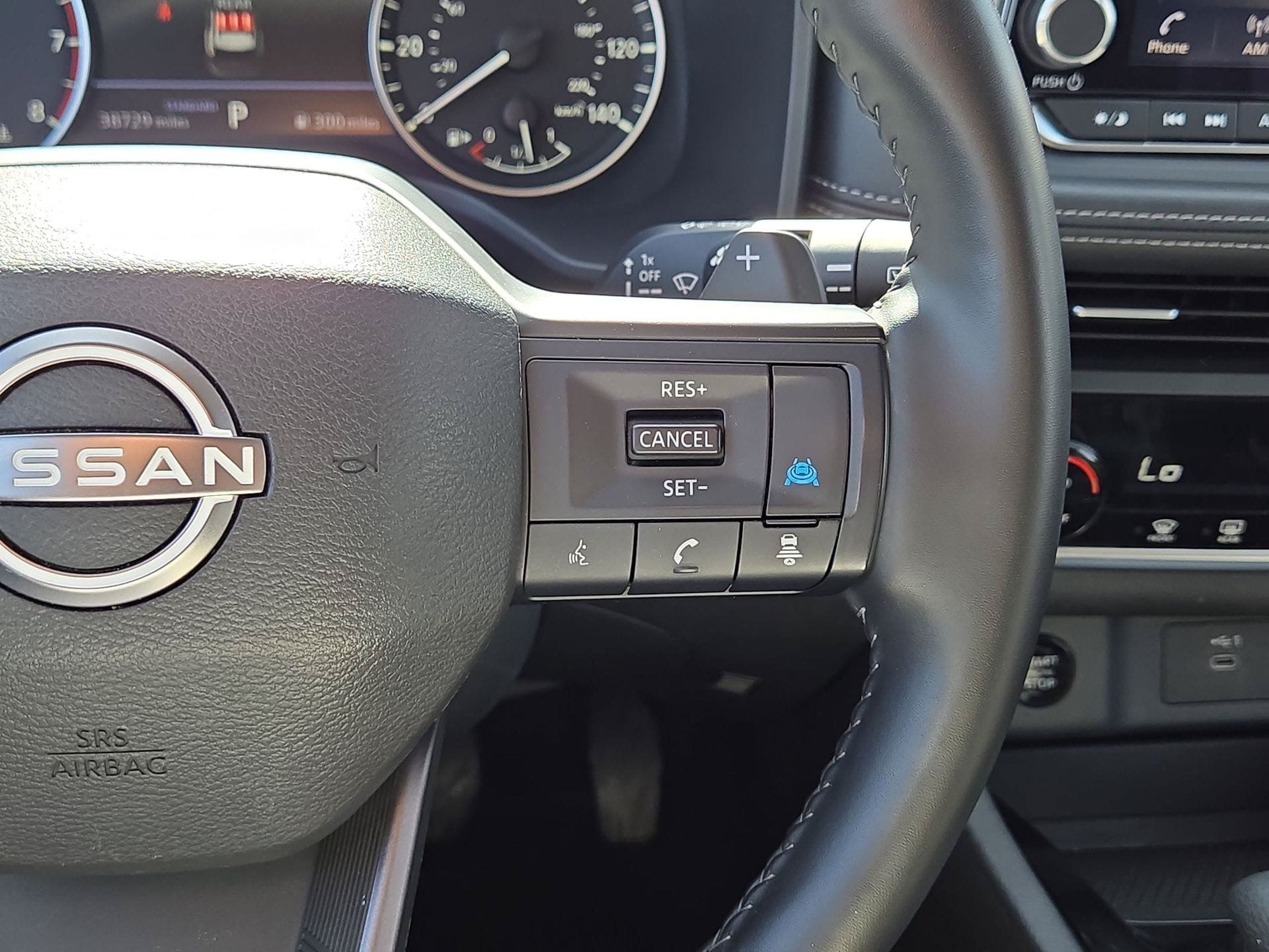 Used 2025 Nissan Rogue SV FWD image 21