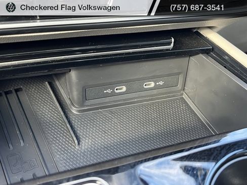 Used 2025 Volkswagen Atlas SE image 41