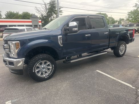 Used 2019 Ford F250 XLT w/ XLT Premium Package AWD/4WD image 9