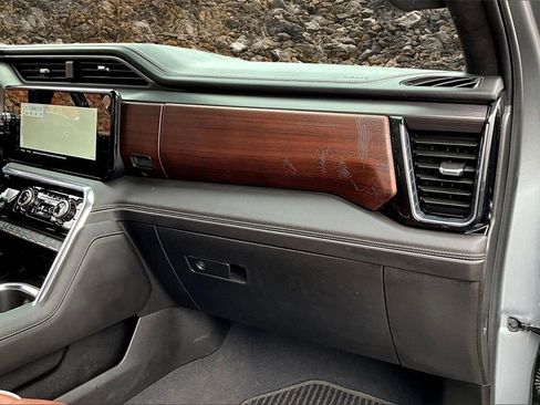 Used 2024 GMC Sierra 2500 Denali Ultimate image 14