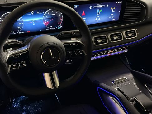 New 2026 Mercedes-Benz GLS 580 4MATIC image 24