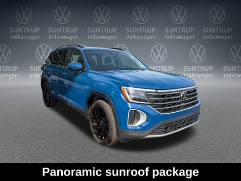 Used 2025 Volkswagen Atlas SE w/ Panoramic Sunroof Package FWD image 9