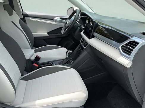 New 2026 Volkswagen Taos SE FWD image 31
