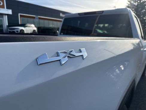 Used 2023 GMC Sierra 1500 Elevation image 12