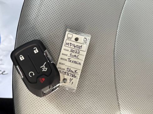 Used 2022 GMC Terrain SLT image 27