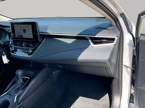 Used 2025 Toyota Corolla LE FWD image 18